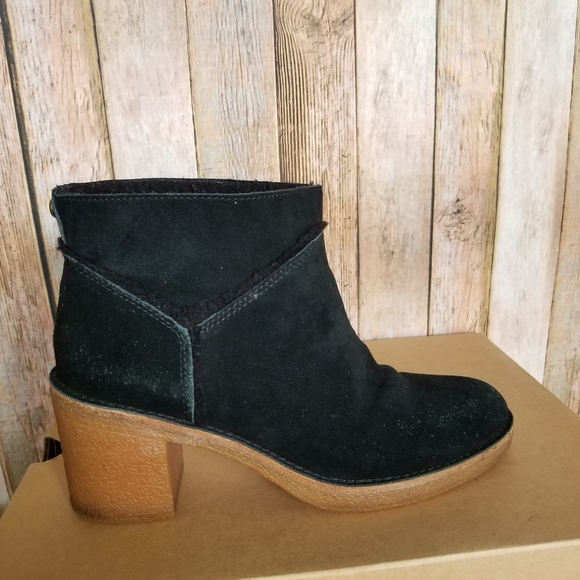 UGG Kasen Suede Bootie - Picture 3 of 9